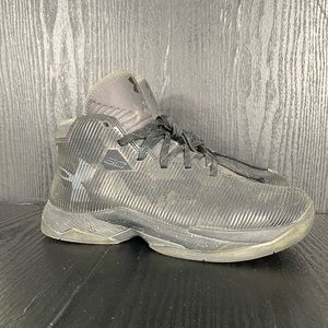 Under Armour Curry 2.5 Basketball shoe size 7Y